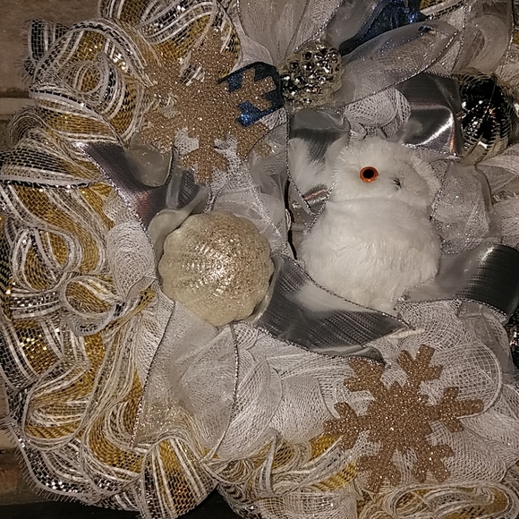 WINTER WONDERLAND SNOWY OWL CHRISTMAS WREATH - Picture 4 of 4